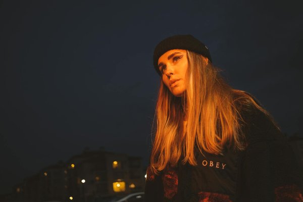 What are the essential accessories every woman should own for a complete look?